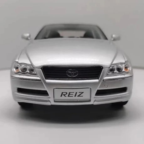 [OEM] 1:18 Toyota 2004 Mark X Silver Model Car Die-Cast