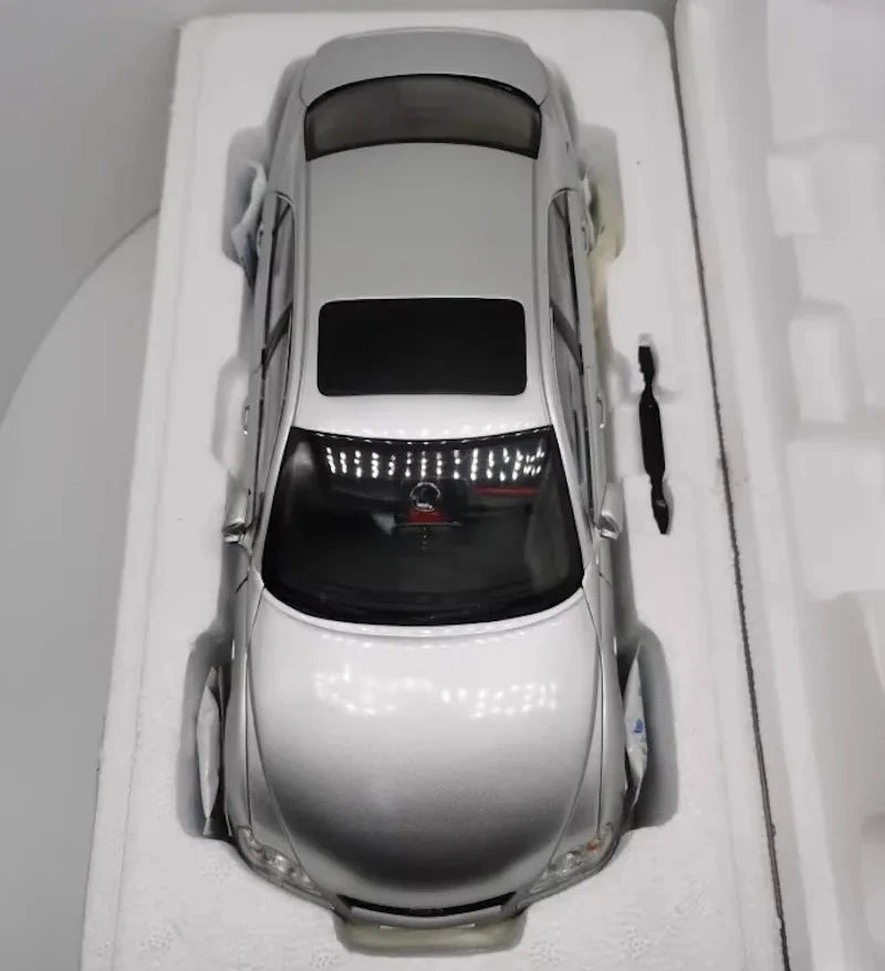 [OEM] 1:18 Toyota 2004 Mark X Silver Model Car Die-Cast