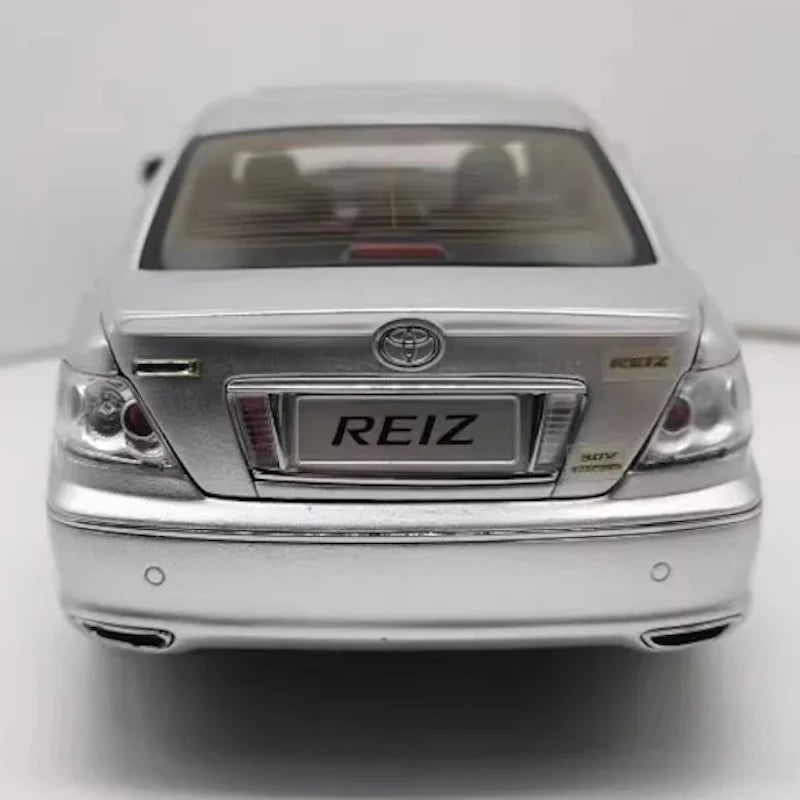 [OEM] 1:18 Toyota 2004 Mark X Silver Model Car Die-Cast