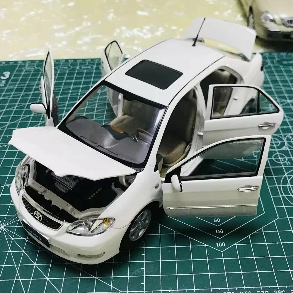 [OEM] 1:18 Toyota 2004 Vios XP40 White Model Car Die-Cast