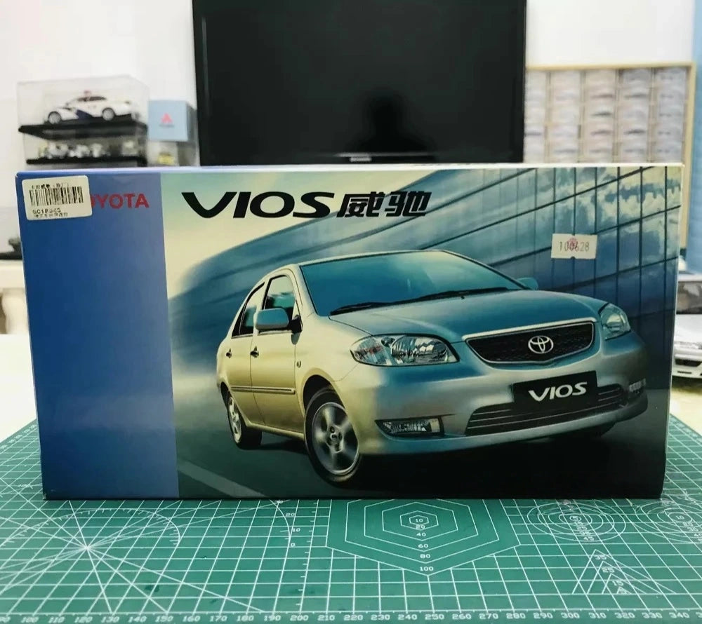 [OEM] 1:18 Toyota 2004 Vios XP40 White Model Car Die-Cast