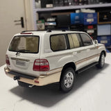 [OEM] 1:18 Toyota 2005 Land Cruiser LC100 White Model Car Die-Cast