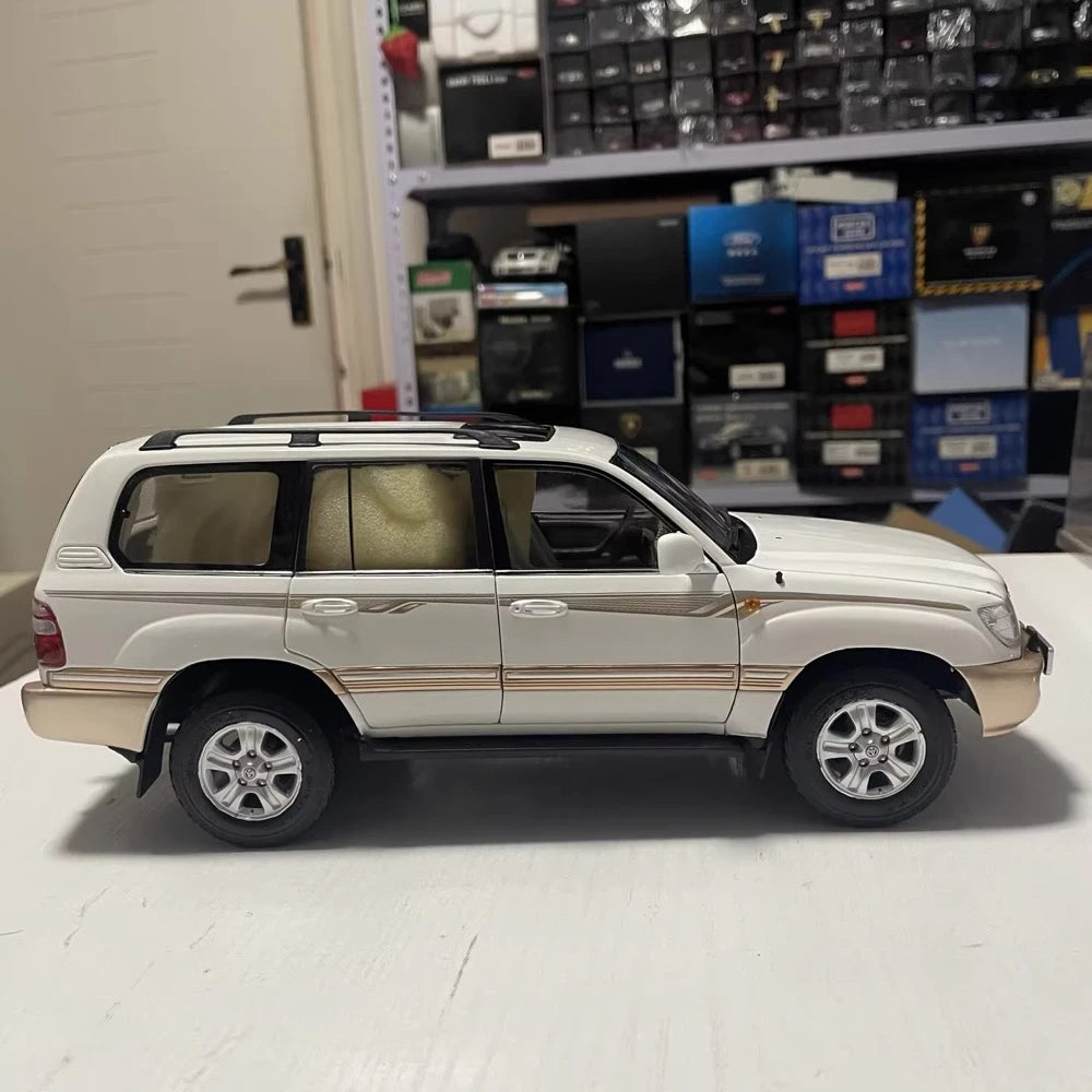 [OEM] 1:18 Toyota 2005 Land Cruiser LC100 wit modelauto Die-Cast