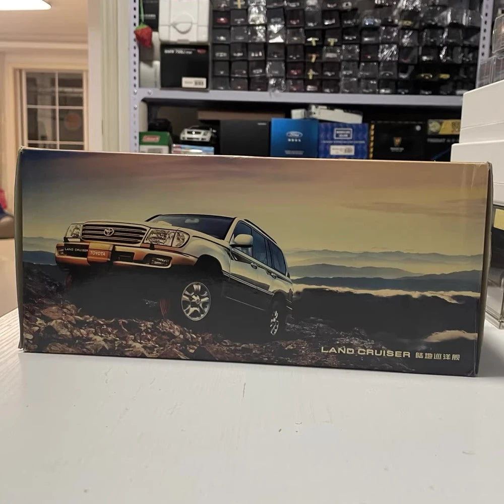 [OEM] 1:18 Toyota 2005 Land Cruiser LC100 wit modelauto Die-Cast