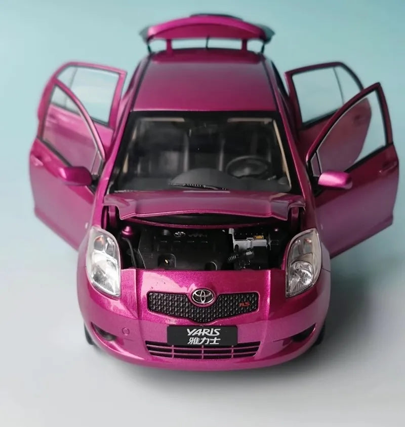 [OEM] 1:18 Toyota 2005 Yaris Pink Model Car Die-Cast