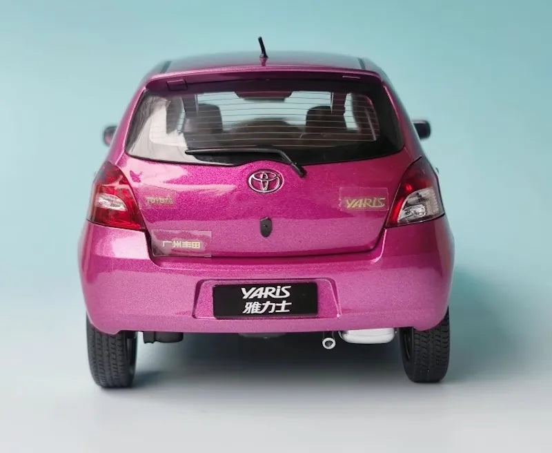 [OEM] 1:18 Toyota 2005 Yaris Pink Model Car Die-Cast