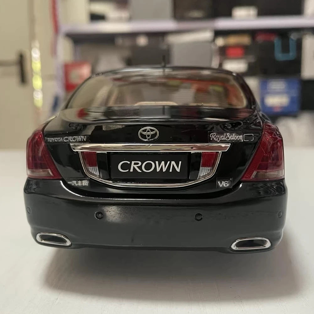 [OEM] 1:18 Toyota 2008 Crown S200 Black Model Car Die-Cast
