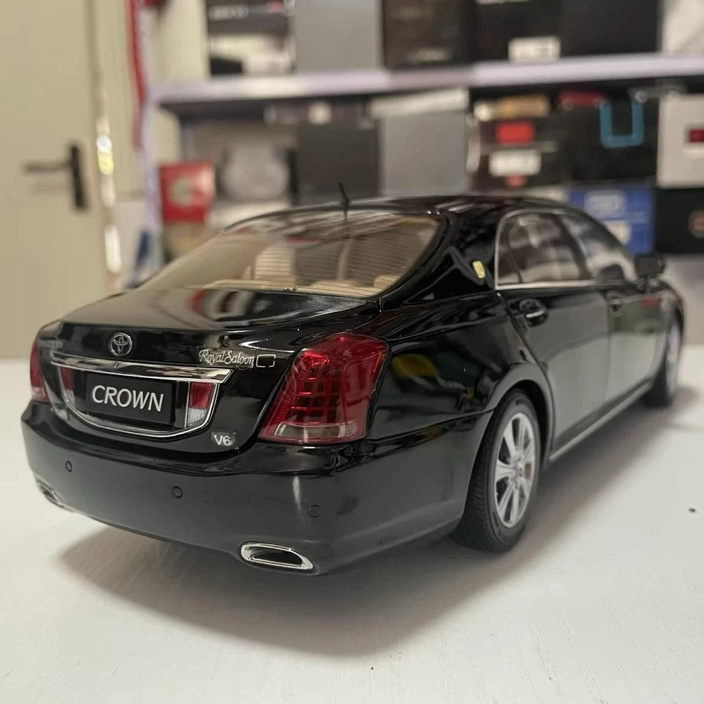 [OEM] 1:18 Toyota 2008 Crown S200 Black Model Car Die-Cast