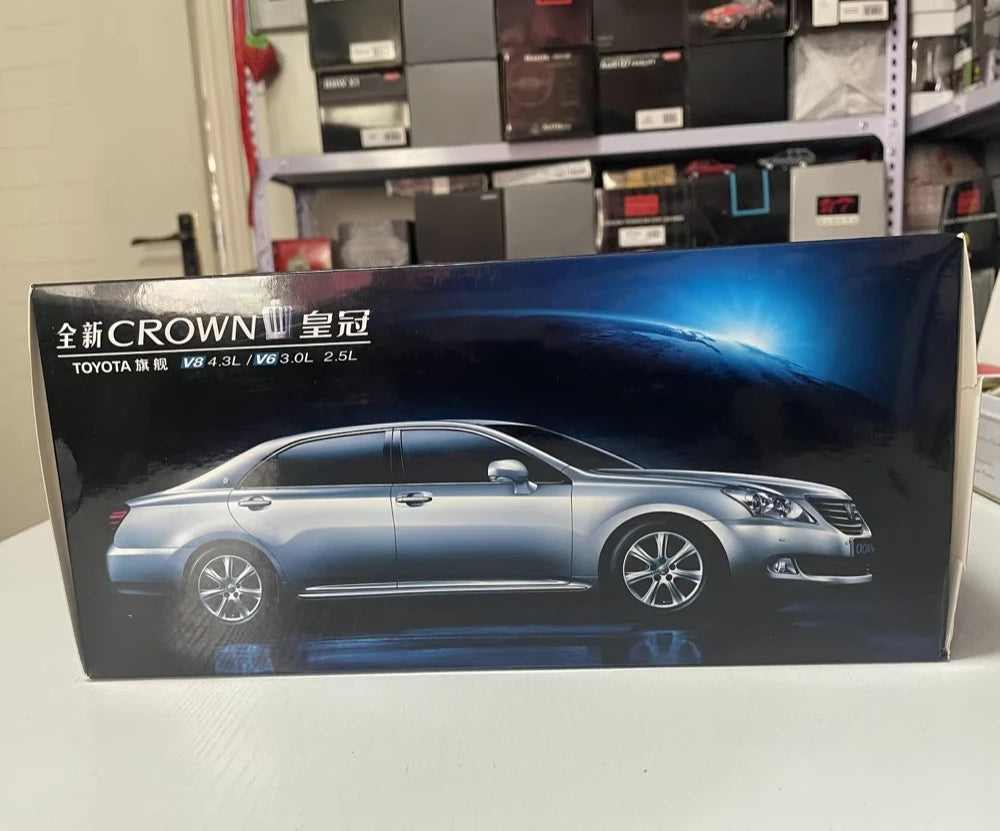 [OEM] 1:18 Toyota 2008 Crown S200 Black Model Car Die-Cast
