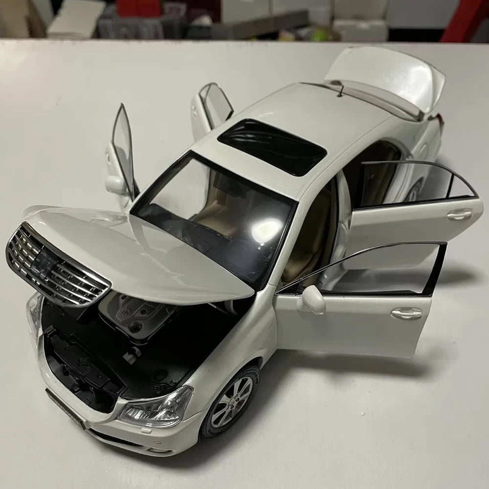 [OEM] 1:18 Toyota 2008 Crown S200 bianco modellino di auto Die-Cast
