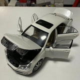 [OEM] 1:18 Toyota 2008 Crown S200 White Model Car Die-Cast