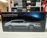 [OEM] 1:18 Toyota 2008 Crown S200 White Model Car Die-Cast