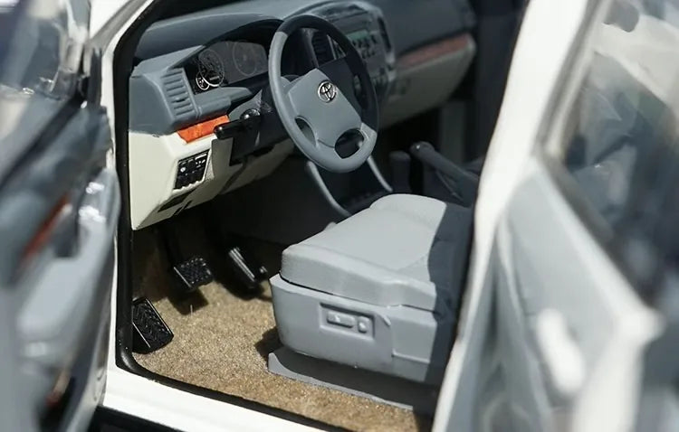 [OEM] 1:18 Toyota 2008 Land Cruiser Prado White Model Car Die-Cast