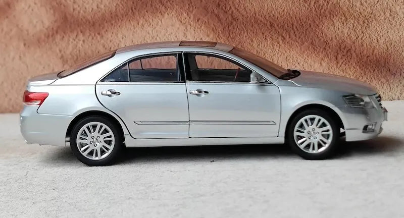 [OEM] 1:18 Toyota 2009 Camry Silver Model Car Die-Cast