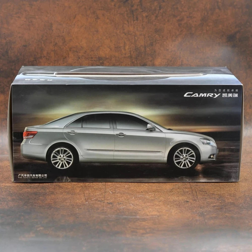 [OEM] 1:18 Toyota 2009 Camry White Model Car Die-Cast