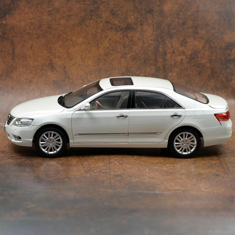 [OEM] 1:18 Toyota 2009 Camry valkoinen pienoismalli Die-Cast