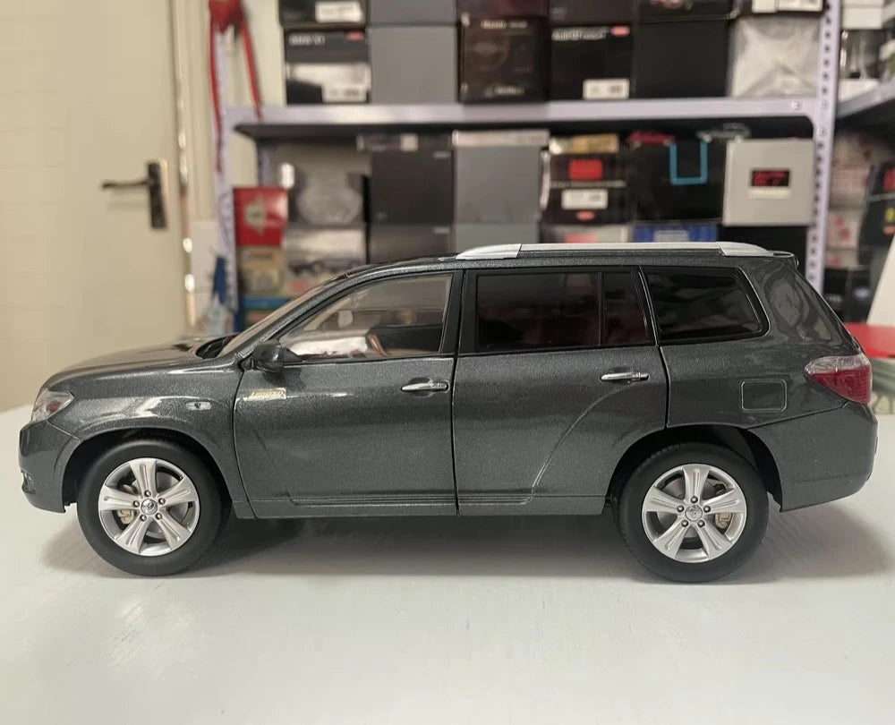[OEM] 1:18 Toyota 2009 Highlander harmaa pienoismalli Die-Cast