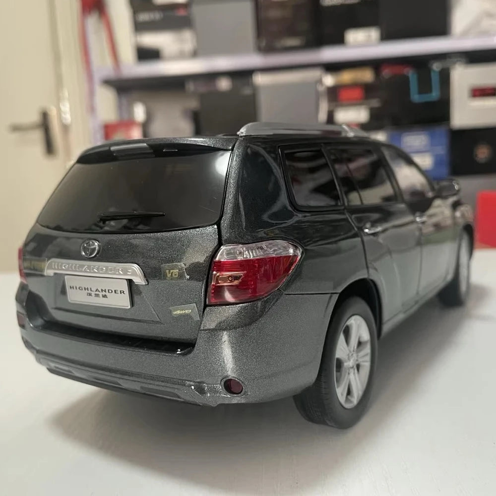 [OEM] 1:18 Toyota 2009 Highlander harmaa pienoismalli Die-Cast