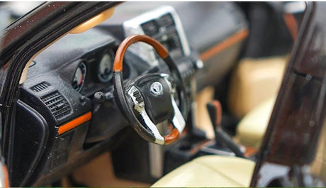 [OEM] 1:18 Toyota 2009 Land Cruiser Prado svart modellbil Die-Cast