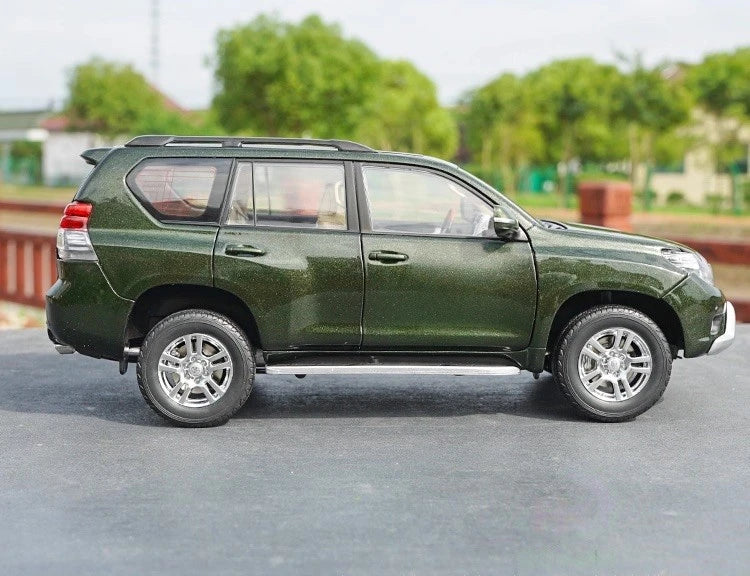[OEM] 1:18 Toyota 2009 Land Cruiser Prado vihreä pienoismalli Die-Cast