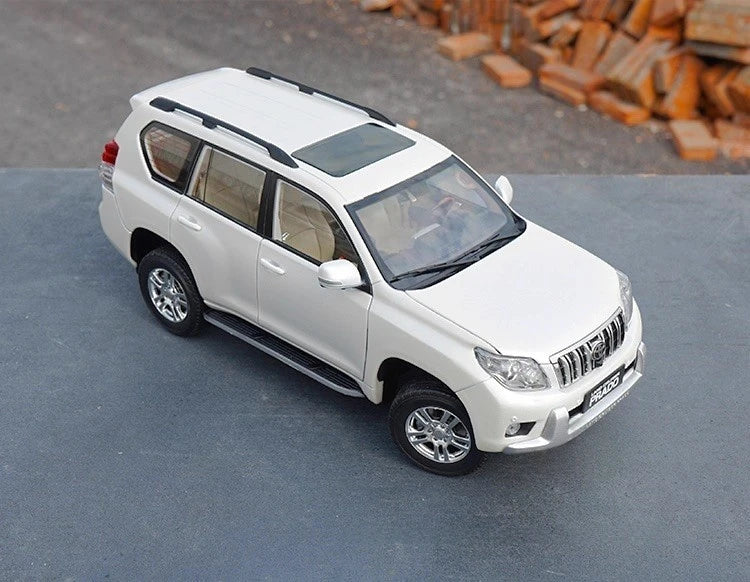 [OEM] 1:18 Toyota 2009 Land Cruiser Prado White Model Car Die-Cast