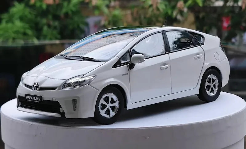 [OEM] 1:18 Toyota 2009 Prius White Model Car Die-Cast