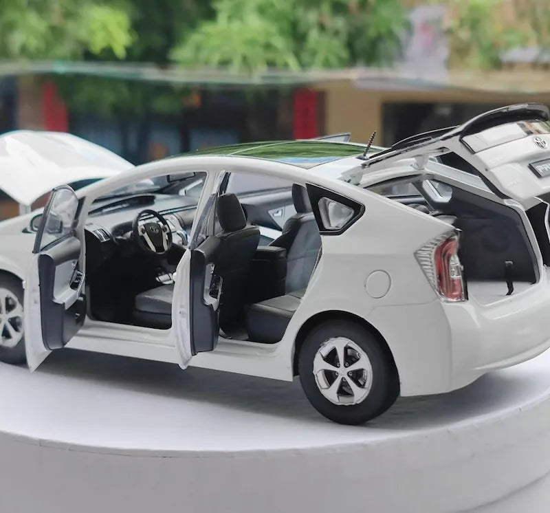 [OEM] 1:18 Toyota 2009 Prius White Model Car Die-Cast