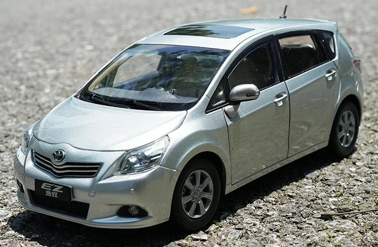 [OEM] 1:18 Toyota 2009 Verso Silver Model Car Die-Cast