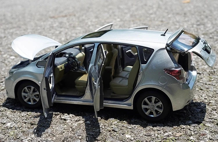 [OEM] 1:18 Toyota 2009 Verso Silver Model Car Die-Cast