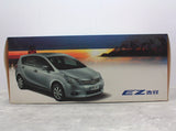 [OEM] 1:18 Toyota 2009 Verso White Model Car Die-Cast