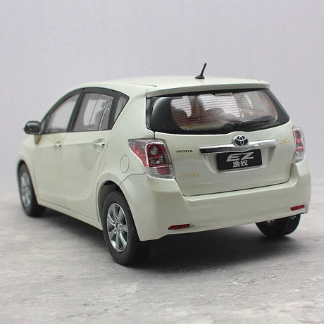 [OEM] 1:18 Toyota 2009 Verso vit modellbil Die-Cast