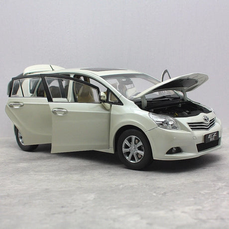 [OEM] 1:18 Toyota 2009 Verso vit modellbil Die-Cast