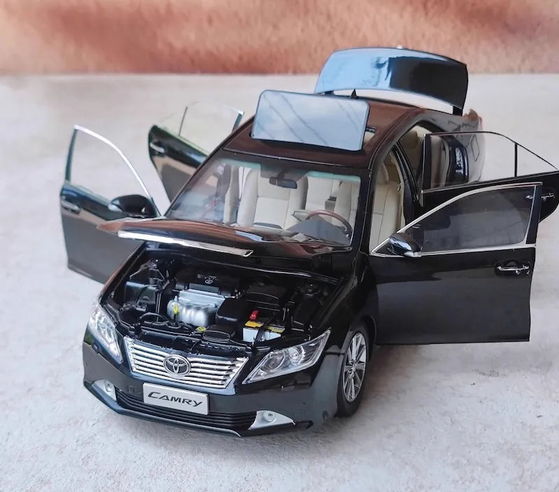 [OEM] 1:18 Toyota 2011 Camry zwart modelauto Die-Cast