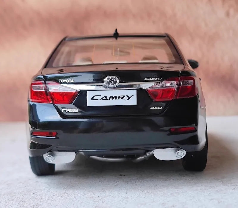 [OEM] 1:18 Toyota 2011 Camry Black Model Car Die-Cast