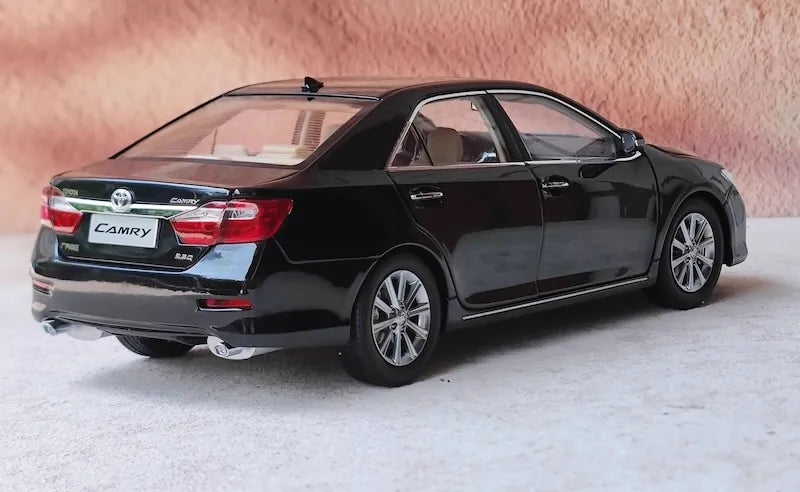 [OEM] 1:18 Toyota 2011 Camry Black Model Car Die-Cast