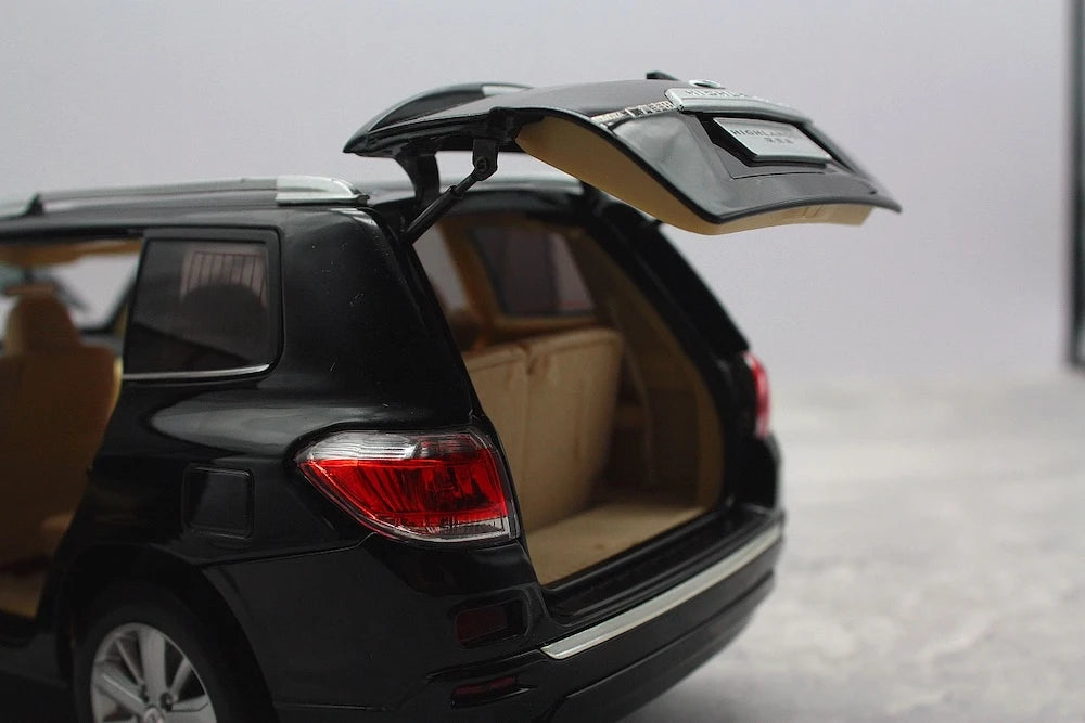 [OEM] 1:18 Toyota 2012 Highlander nero modellino di auto Die-Cast