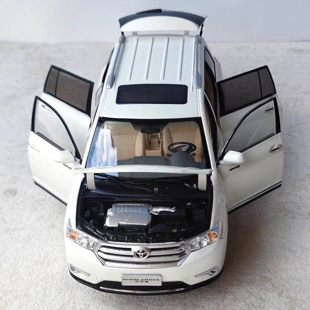 [OEM] 1:18 Toyota 2012 Highlander White Model Car Die-Cast