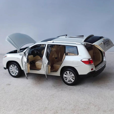 [OEM] 1:18 Toyota 2012 Highlander vit modellbil Die-Cast