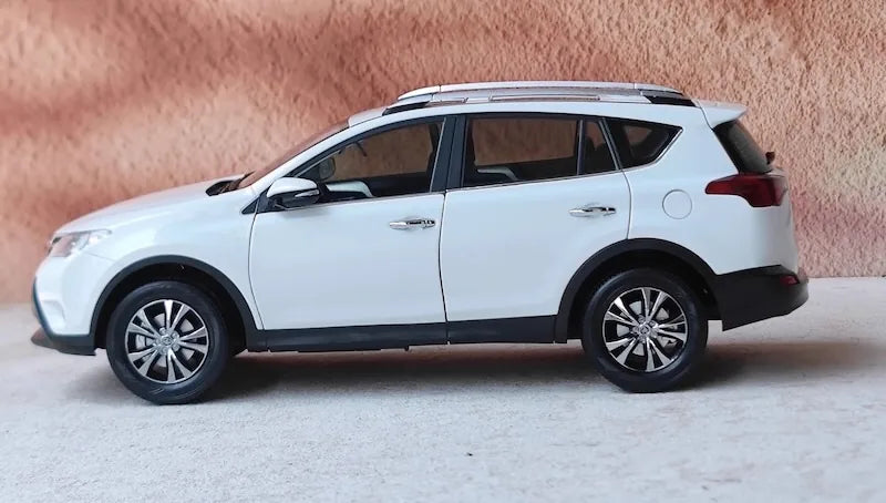 [OEM] 1:18 Toyota 2013 RAV4 bianco modellino di auto Die-Cast