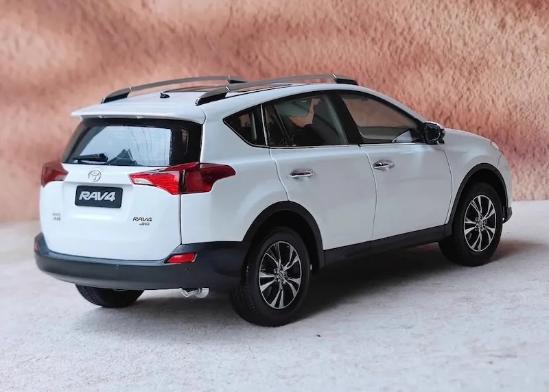 [OEM] 1:18 Toyota 2013 RAV4 White Model Car Die-Cast