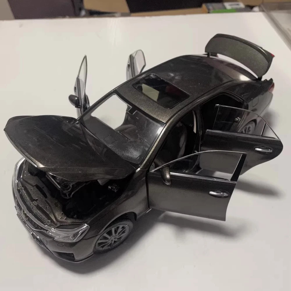 [OEM] 1:18 Toyota 2013 Reiz X130 Brown Model Car Die-Cast
