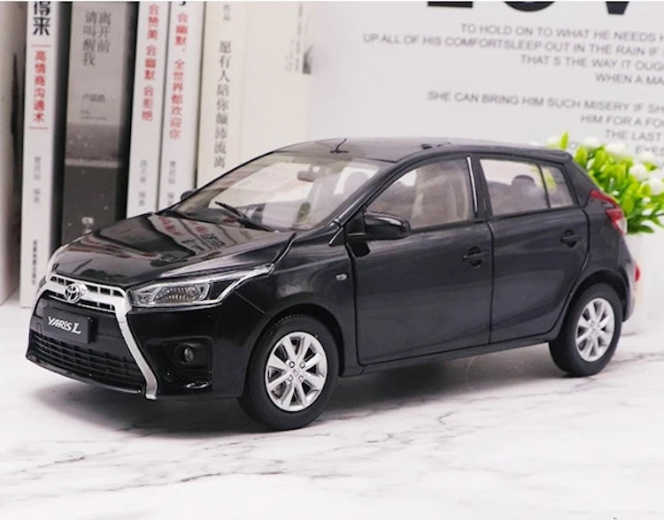 [OEM] 1:18 Toyota 2013 Yaris Black Model Car Die-Cast