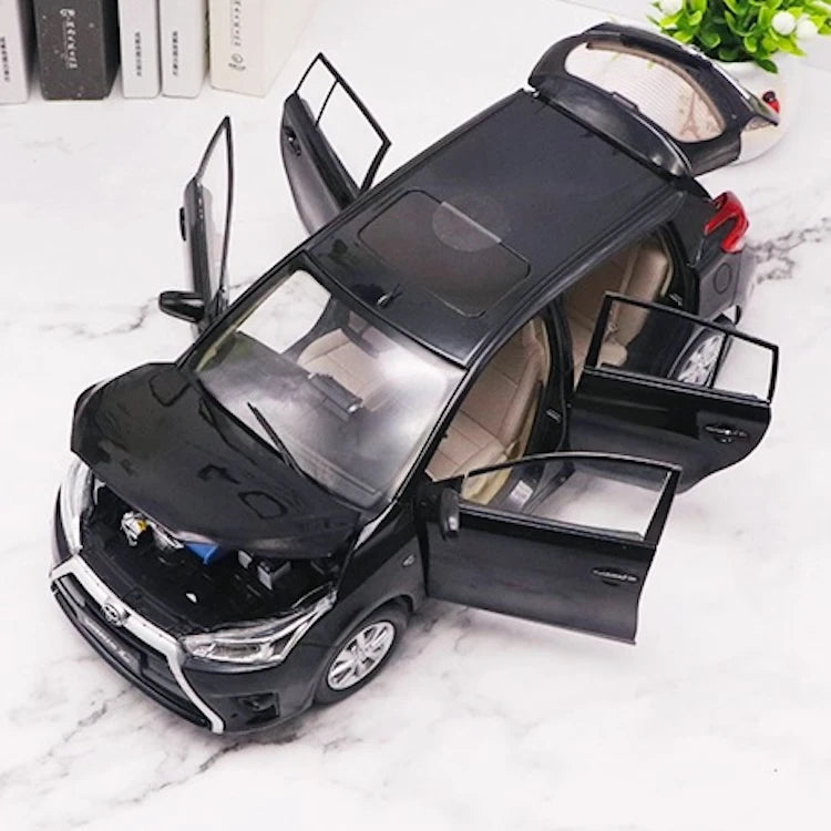 [OEM] 1:18 Toyota 2013 Yaris Black Model Car Die-Cast