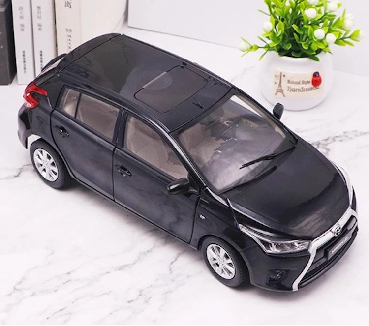 [OEM] 1:18 Toyota 2013 Yaris Black Model Car Die-Cast