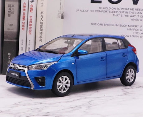 [OEM] 1:18 Toyota 2013 Yaris blå modellbil Die-Cast