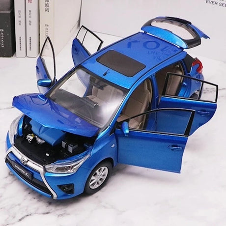 [OEM] 1:18 Toyota 2013 Yaris blå modellbil Die-Cast
