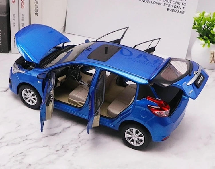 [OEM] 1:18 Toyota 2013 Yaris blu modellino di auto Die-Cast