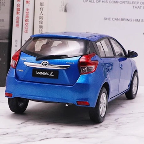 [OEM] 1:18 Toyota 2013 Yaris blå modellbil Die-Cast