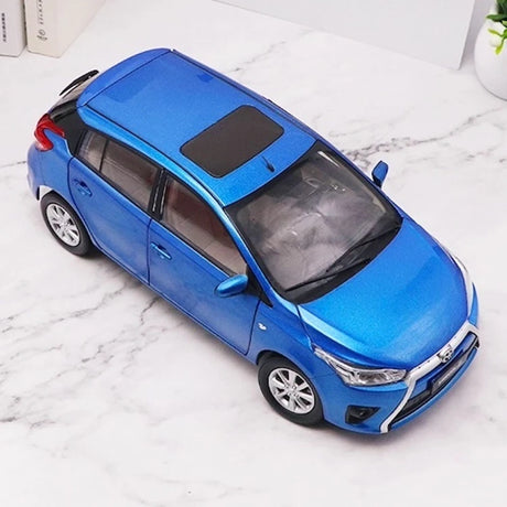 [OEM] 1:18 Toyota 2013 Yaris blå modellbil Die-Cast