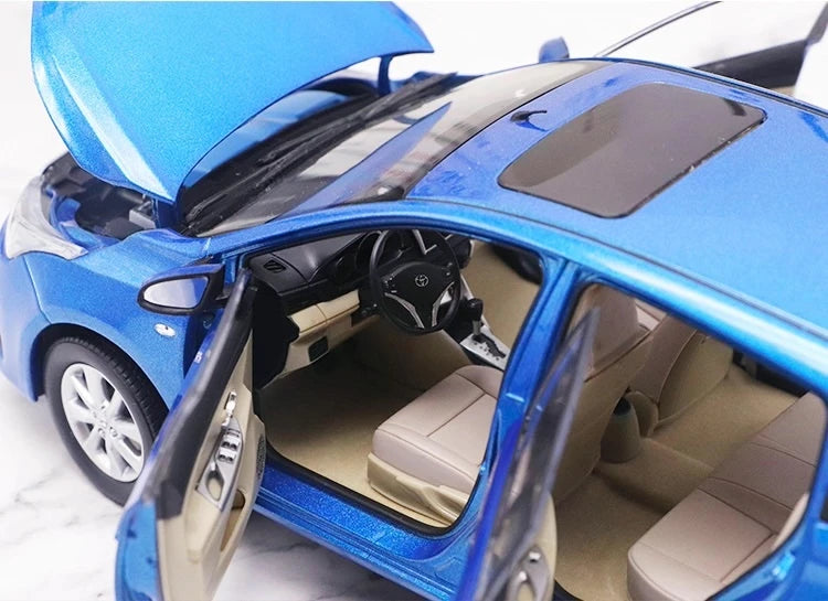 [OEM] 1:18 Toyota 2013 Yaris blu modellino di auto Die-Cast